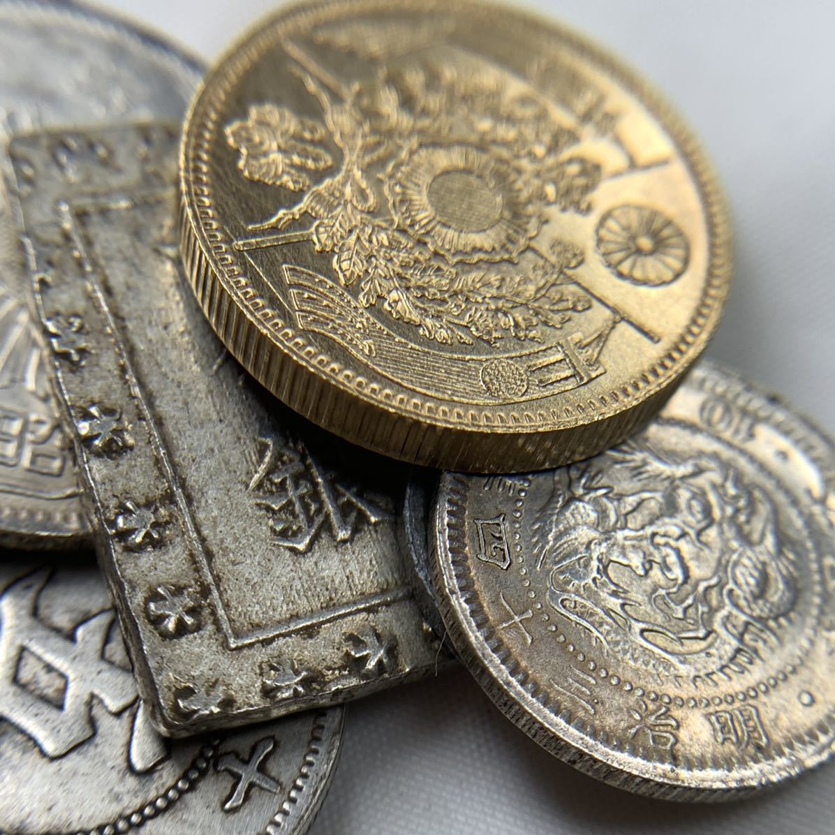美品 近代銀貨 東三省造 中国銀貨 昭和8年銘(1933年) 「Xb39」