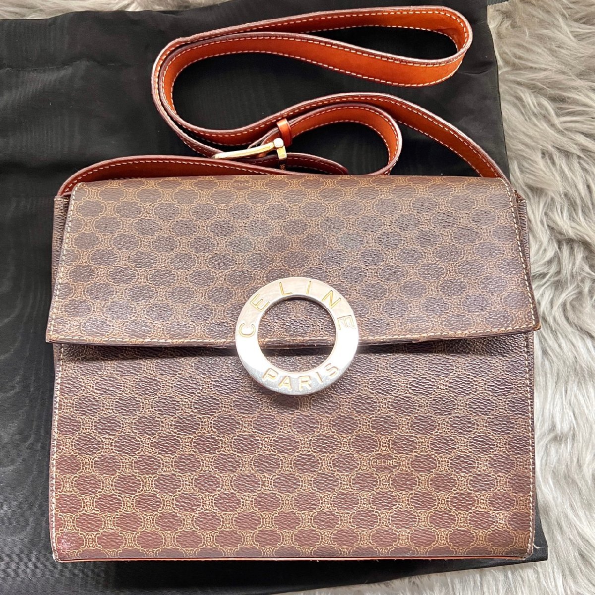 美品 セリーヌ CELINE マカダム柄 サークル金具 ショルダーバッグ 