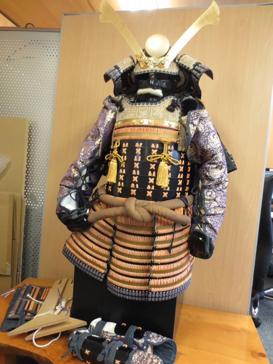 A3795 黒胴当世素掛 緋緘 等身大 鎧 兜 武具 箱付き 骨董品 甲冑 戦国