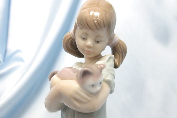インテリア小物 少女と猫「私のことも忘れないで」LLADRO フィギュリン