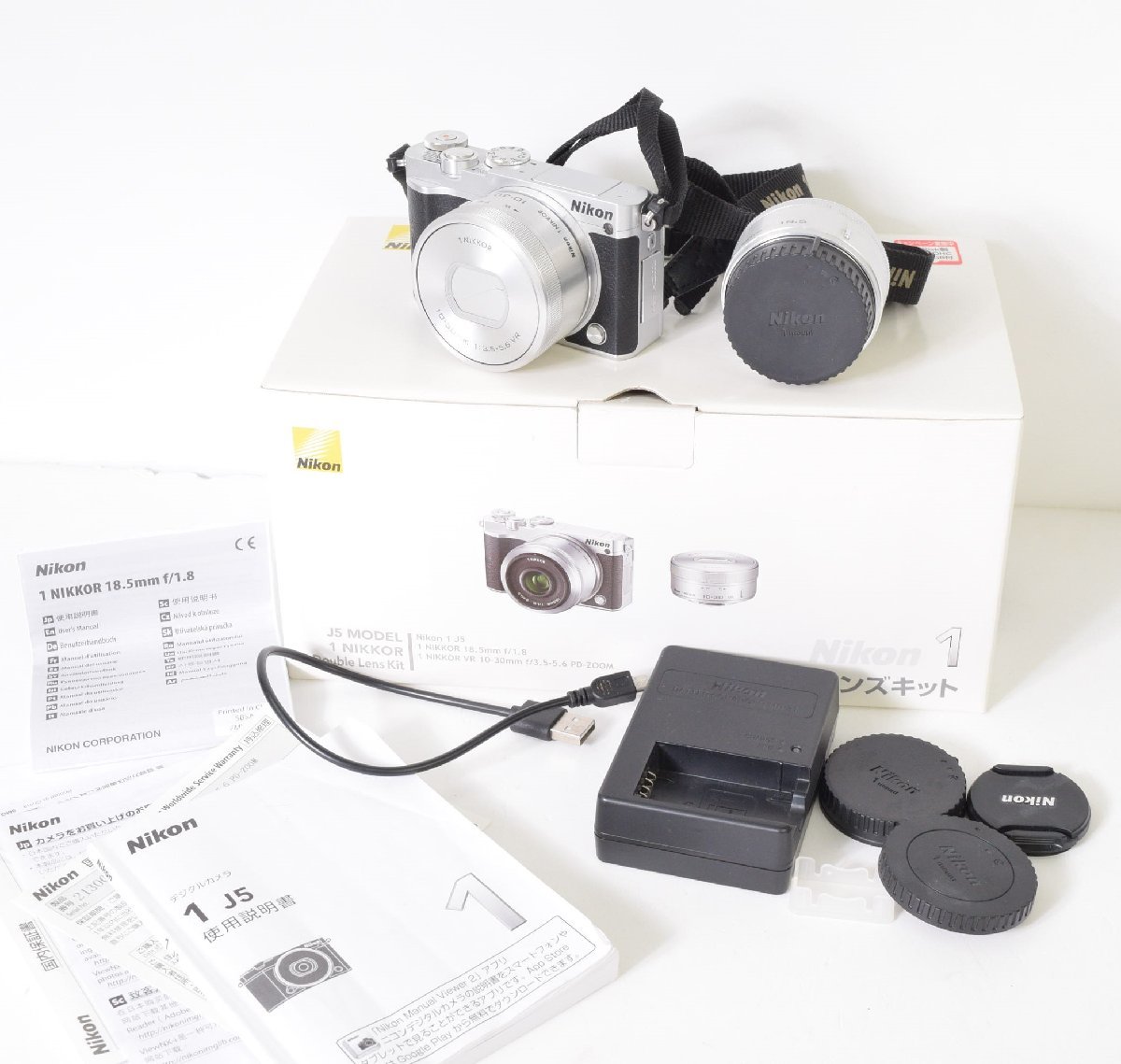  0036-MM00111 ニコン Nikon 箱入り ミラーレス一眼レフカメラ Nikon1 J5 ダブルレンズキット シルバー おまけ カメラケース 付き(ニコン)｜売買されたオークション情報、yahooの商品情報をアーカイブ ニコン