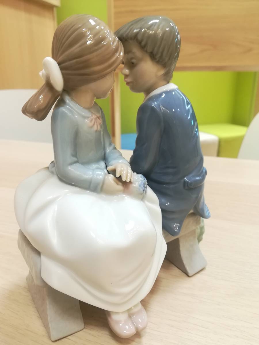 リヤドロ LLADRO フィギュリン リアドロ 0 初恋 フィギリン 置物
