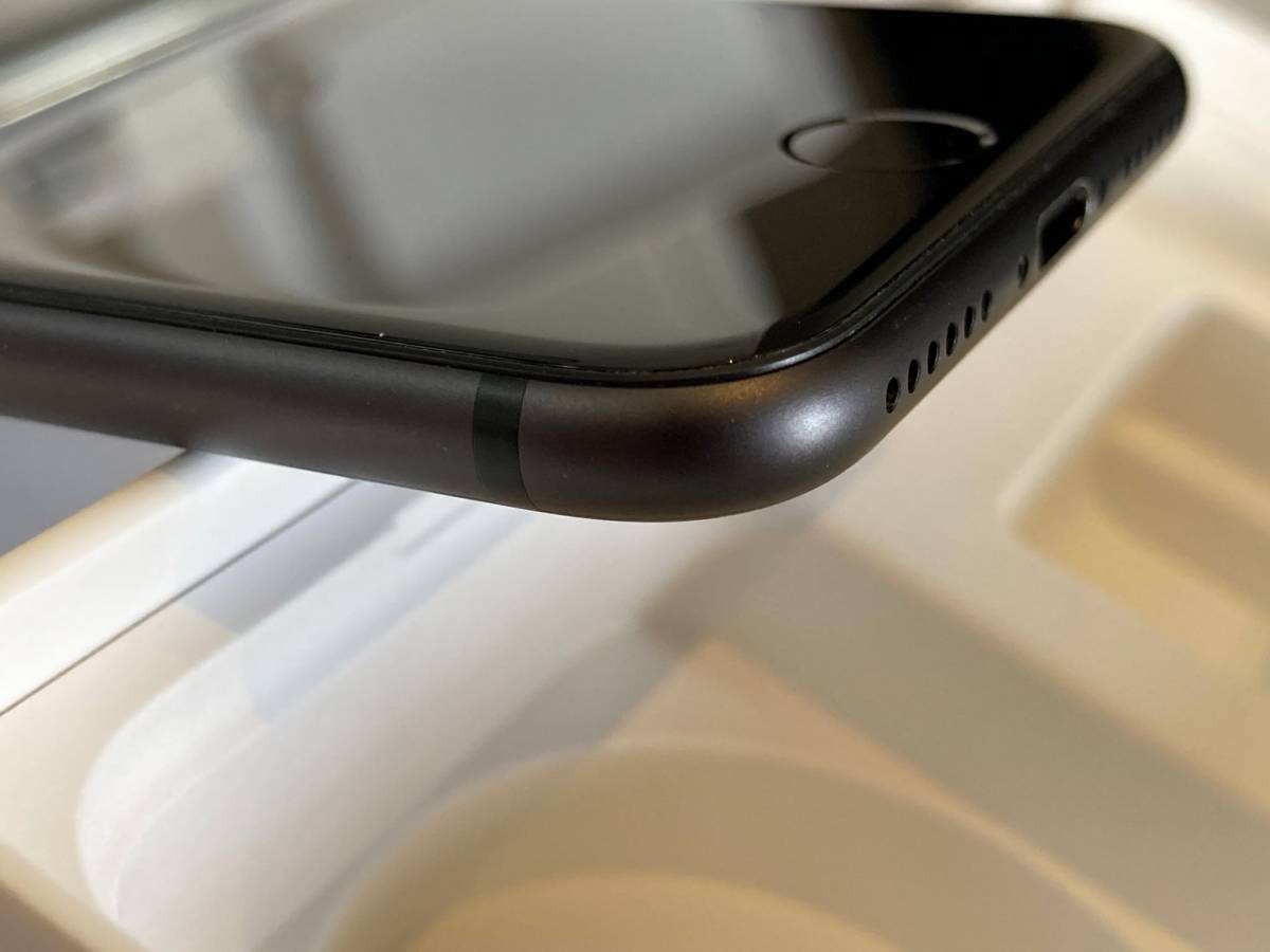 iphone8 スペースグレイ 64GB A1906 中古 simロック解除済 初期化済