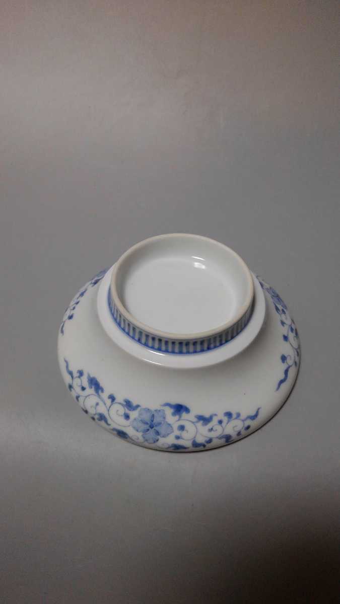 名品❗】 江戸時代後期 後期鍋島 藍鍋島 花に唐草文 径約20.9cm 櫛高台皿