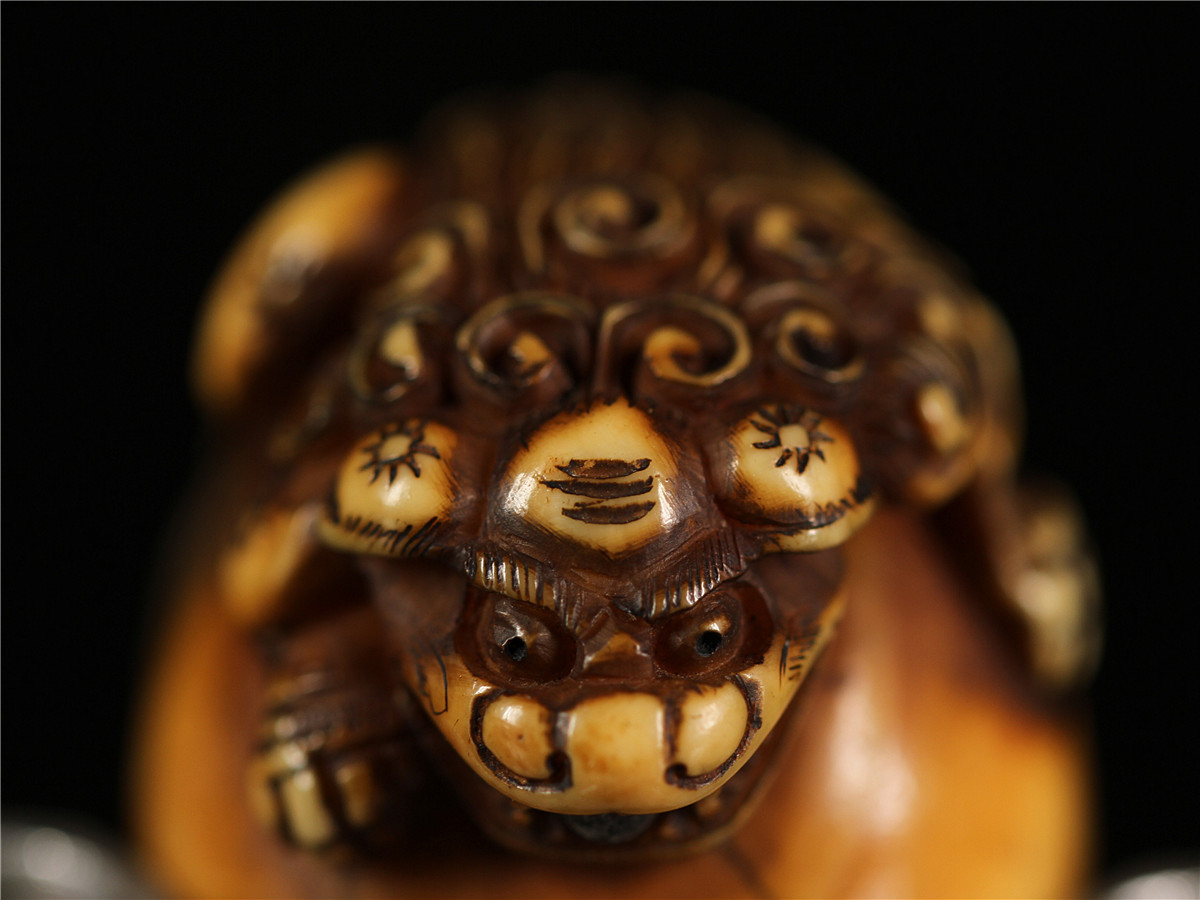 Y0249 江戸時代 とても古いマンモス製 獅子 根付 提物／状態いい美品Sg 