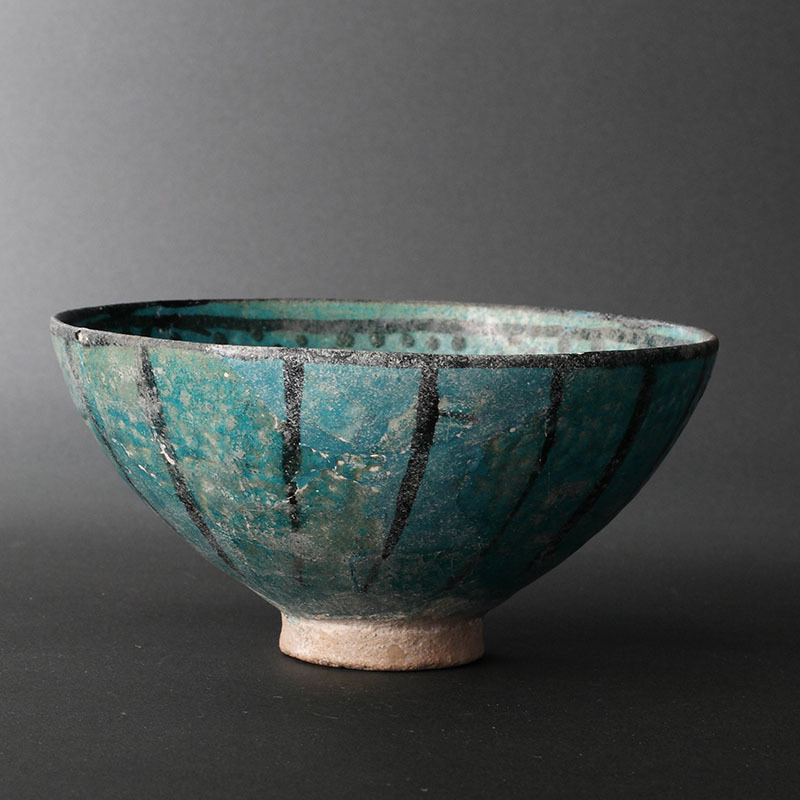 16.0cm鉢の 青釉黒彩魚文花文様 ペルシャ陶器 17C.頃 イスラム古陶磁器