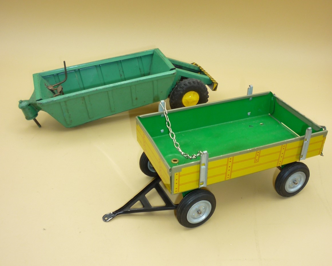 往□昭和レトロ☆昔のブリキ玩具☆連結の牽引貨物車2台☆工事車両