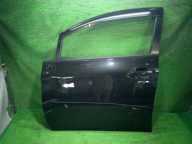 ラクティス DBA-NSP120 左FドアASSY X 209 M2H3 67002-52470