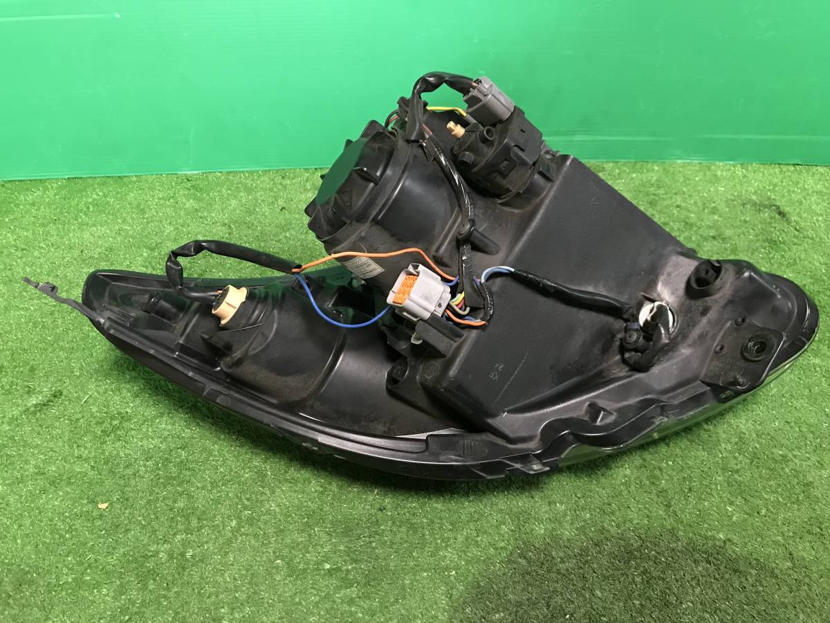 ZC31S ZC71S スイフト スイフト スポーツ 純正 HID ヘッドライト 右 