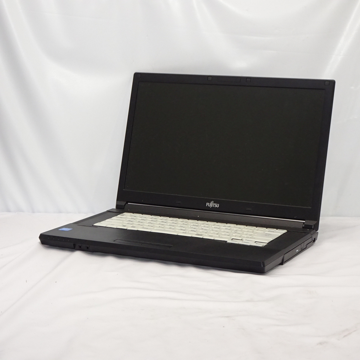 FUJITSU LIFEBOOK A576/P Celeron 3855U 1.6GHz/2GB/500GB/DVD/OSなし