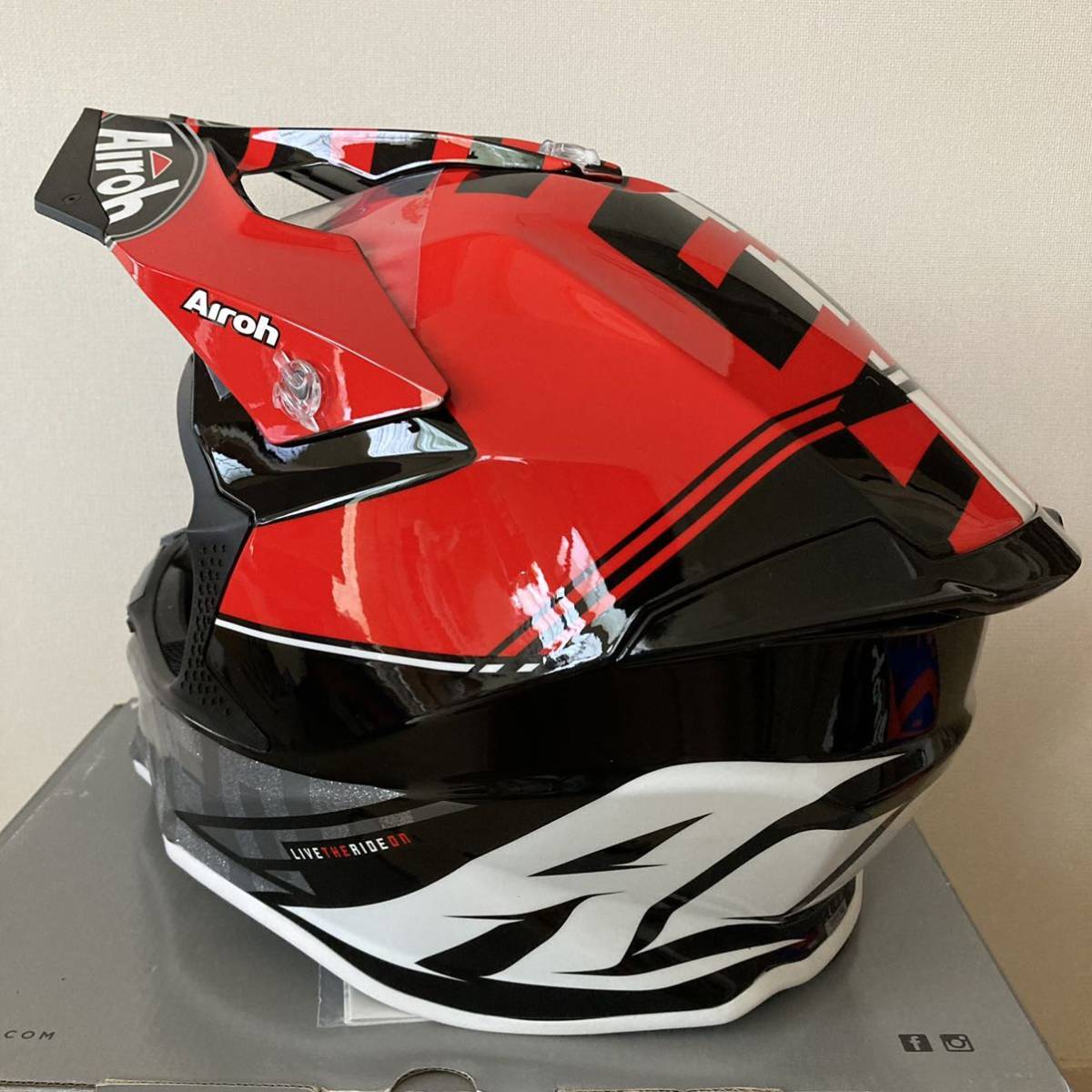 早い者勝ち!! Airoh twist 2.0 サイズL TECH RED GLOSS ショウエイ  