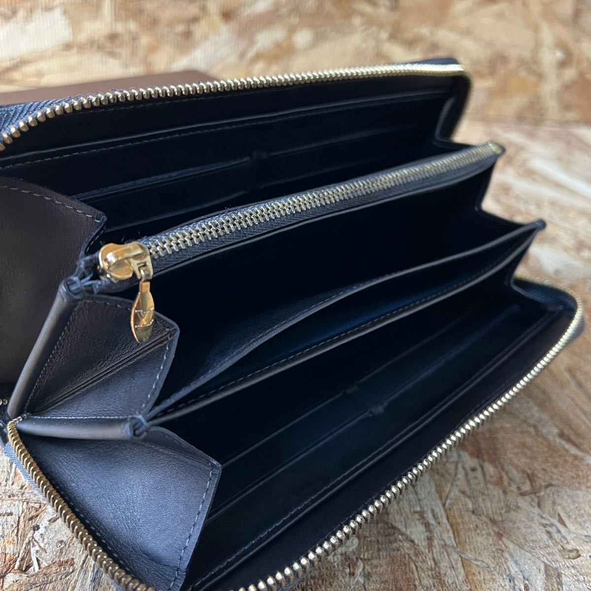 ルイヴィトン ジッピーウォレット VUITTON 型押し牛革 ノワール 定番✨ルイヴィトン✨エピ ルイヴィトン 1円★美品★ 黒 ジッピーウォレット ラウンドファスナー　財布 モノグラム 男女 ビトン ヴェルニ　SP5100 マットブラック