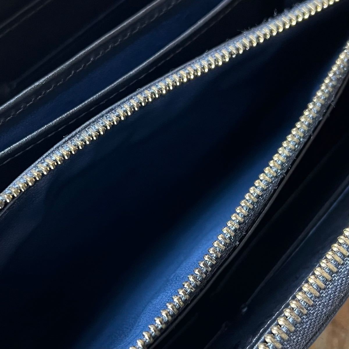 ルイヴィトン ジッピーウォレット VUITTON 型押し牛革 ノワール 定番✨ルイヴィトン✨エピ ルイヴィトン 1円★美品★ 黒 ジッピーウォレット ラウンドファスナー　財布 モノグラム 男女 ビトン ヴェルニ　SP5100 マットブラック