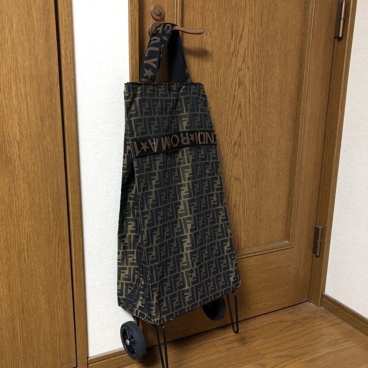 FENDI ズッカ柄 キャリーバッグ ショッピングカート FENDI フェンディ ズッカ柄 キャリーバッグ キャリーケース