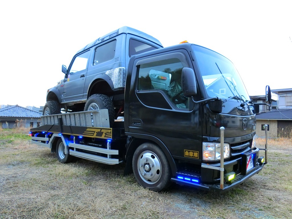 人気定番，お買い得 売切 H16y タイタン 小型車専用 小回り抜群 激渋カスタム積載車 各部LEDライト 荷台ストレッチ 全国格安陸送 動画あり 彡(2tトラック、小型トラック)｜売買されたオークション情報、yahooの商 2tトラック、小型トラック
