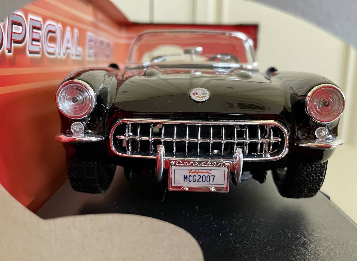 Maisto マイスト 1957 Chevrolet Corvette ミニカー .: Maisto