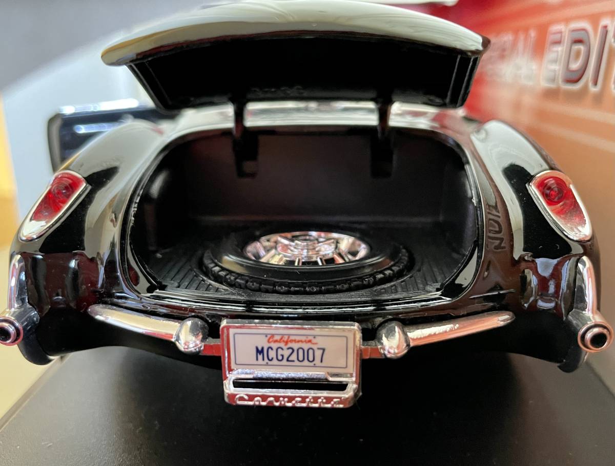 Maisto マイスト 1957 Chevrolet Corvette ミニカー .: Maisto