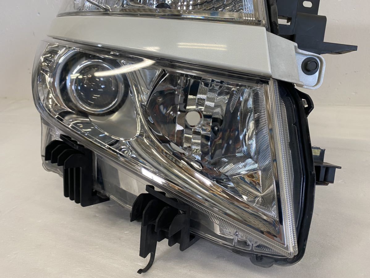 車 エルグランド E52 前期 左 ヘッドライト コイト100-23009 打刻S2