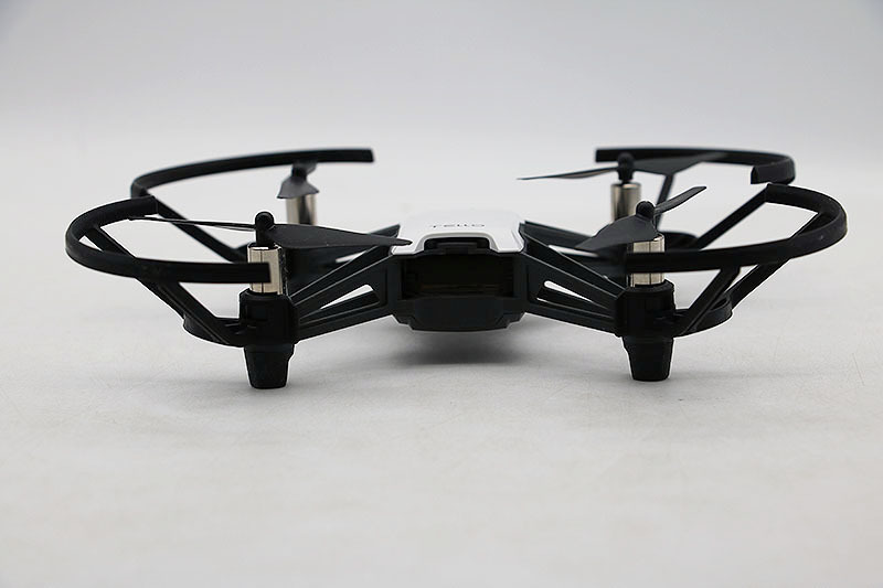 ホビーラジコン DJI TELLO FEEL THE FUN △新古品♪ DJI TELLO FEEL THE FUN テロー トイドローン TLW004 技適