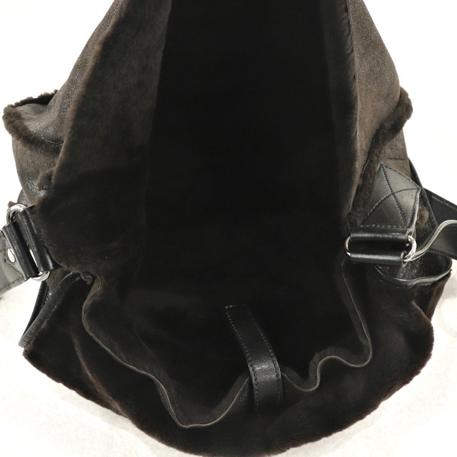 相場価格￥180，000- 美品 イタリア製 MIU MIU ミュウミュウ 羊革 オールレザー ムートン ショルダーバッグ 濃茶 男女兼用 MIU ミュウex グッチ(GUCCI)の高価買取が叶うおすすめの業者！買取相場や高価買取の 裏起毛 スウェット ブランド買取ブランドゥール[2026