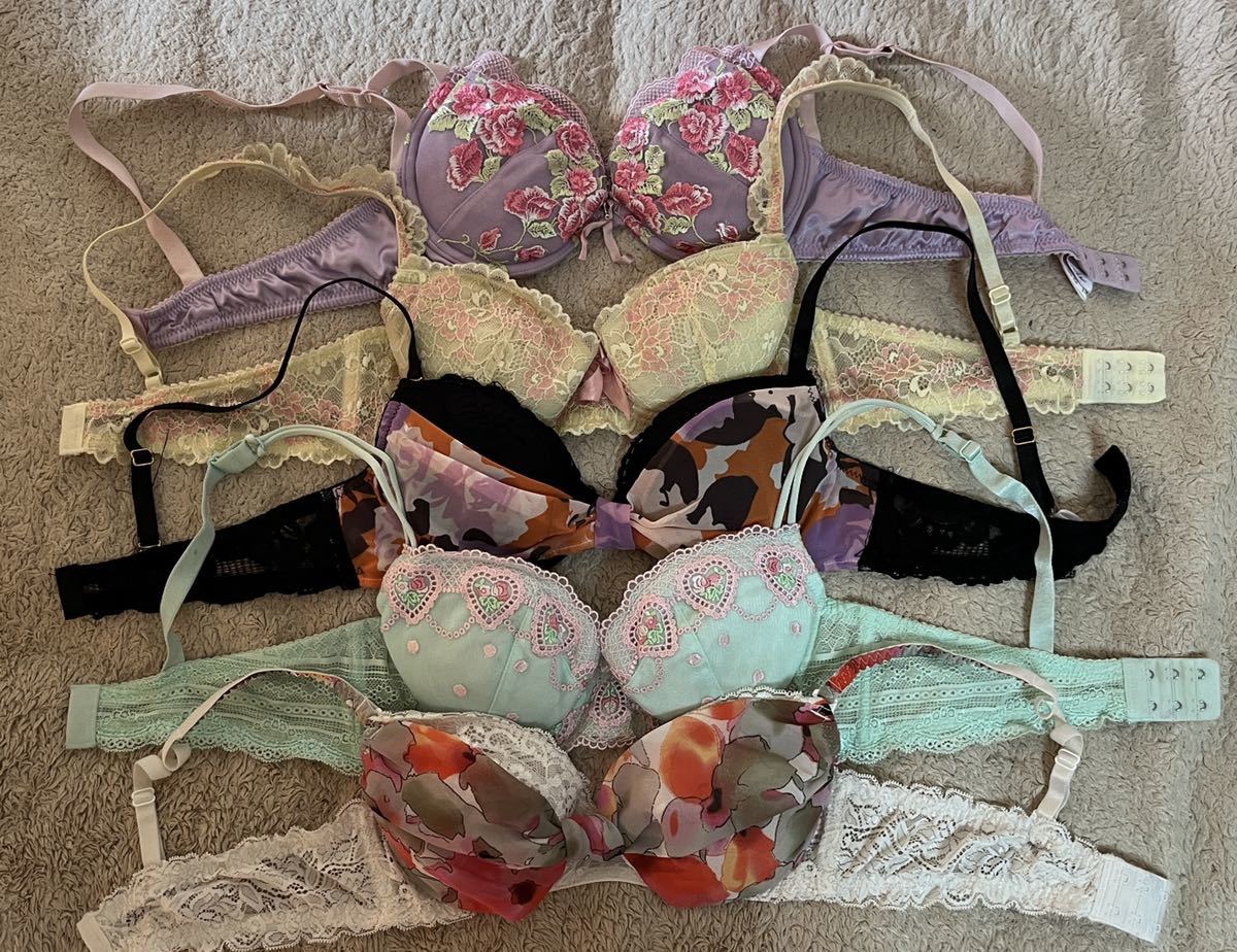 ピーチジョン ブラの値段と価格推移は 275件の売買情報を集計したピーチジョン ブラの価格や価値の推移データを公開