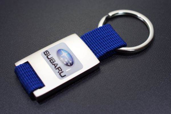 □ SUBARU キーホルダー 3Dエンブレム rcitys 欧州純正品 スバル  