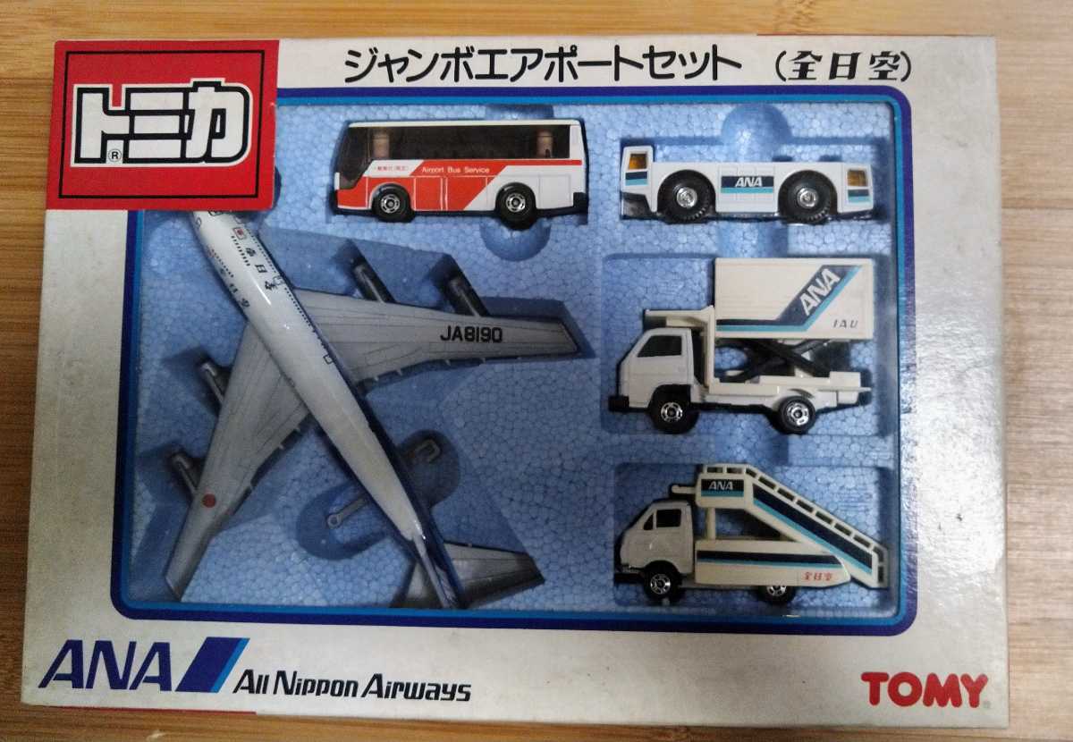TOMY トミカ ジャンボエアポートセット（全日空）ANA Ana トミカ でか