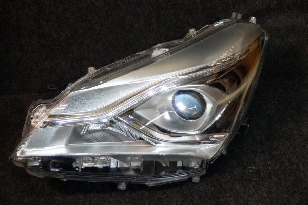 ヴィッツ 左 ヘッドライト ハイブリッド