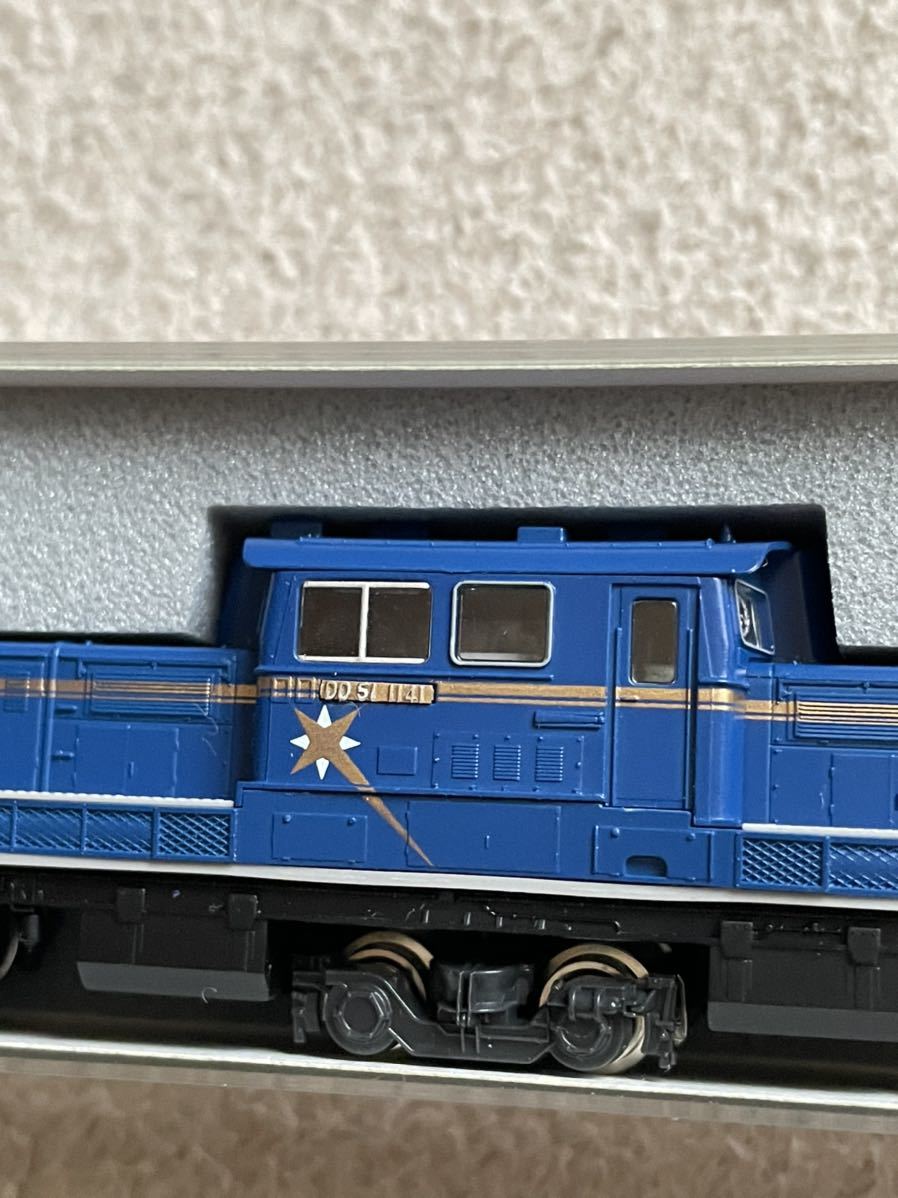 KATO Nゲージ 24系25型金帯北斗星セットと重連DD51機関車(鉄道模型