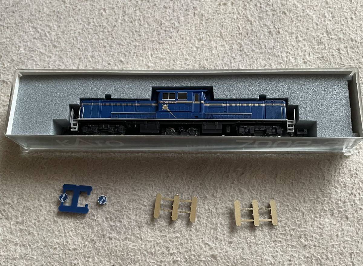 KATO Nゲージ 24系25型金帯北斗星セットと重連DD51機関車(鉄道模型