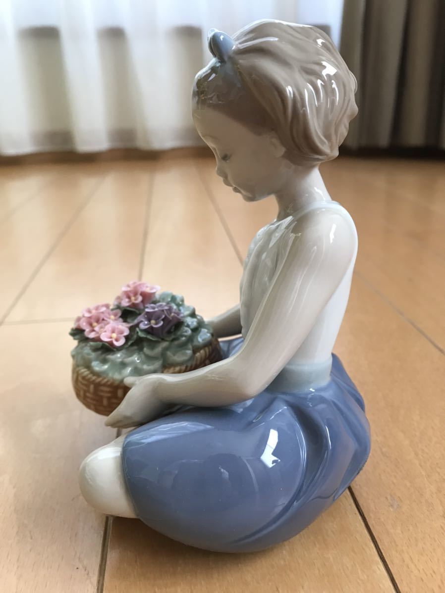 リヤドロ | Lladro リヤドロ公式オンライン Arranging 女性 Flowers