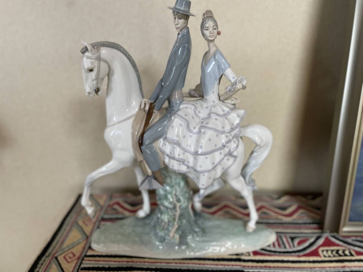 リヤドロ駆ける馬西洋陶磁フィギュリン