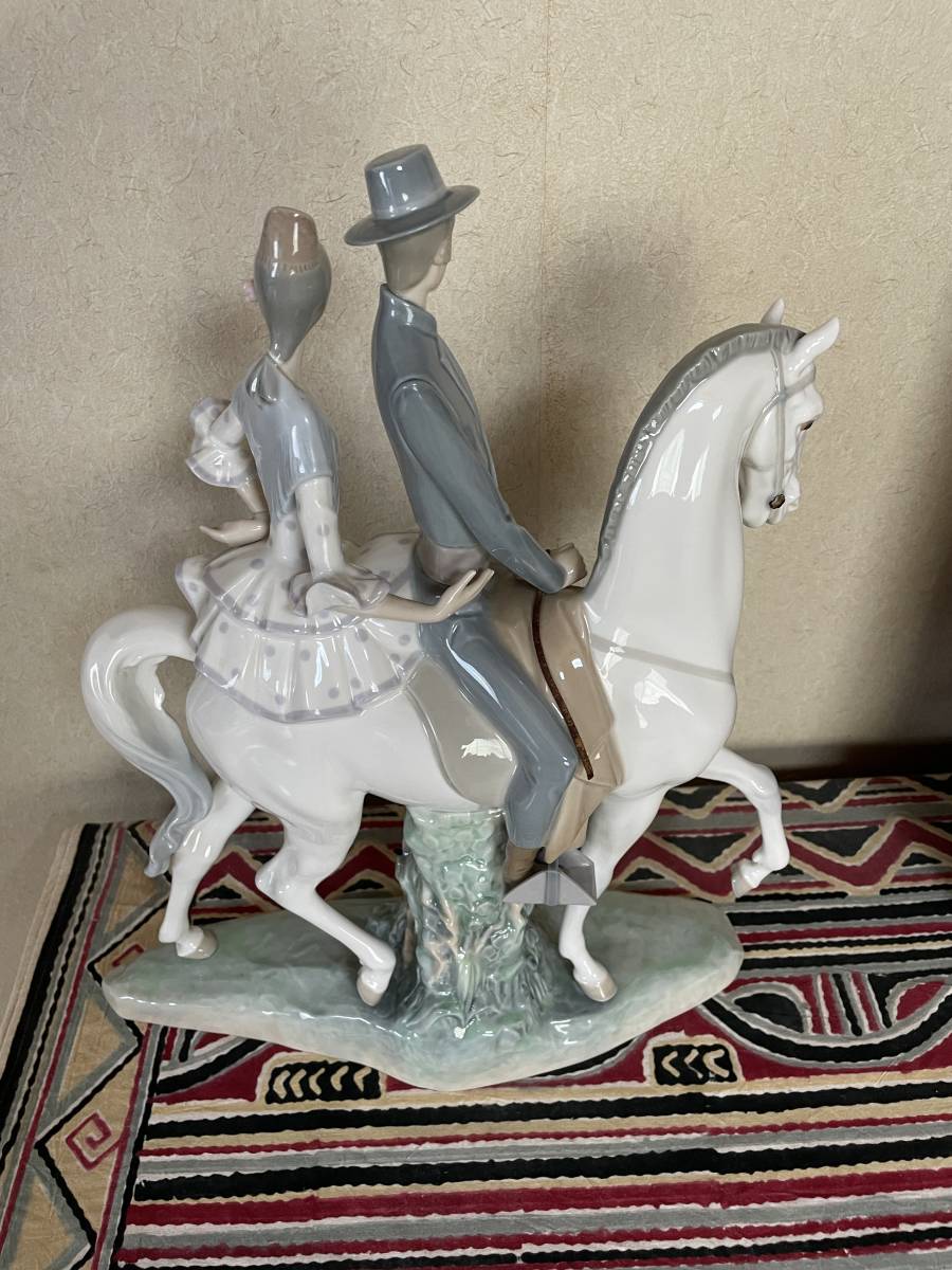 リヤドロLladro 陶器人形 フィギュリン 白い馬と男女 高さ44㎝ 陶器製
