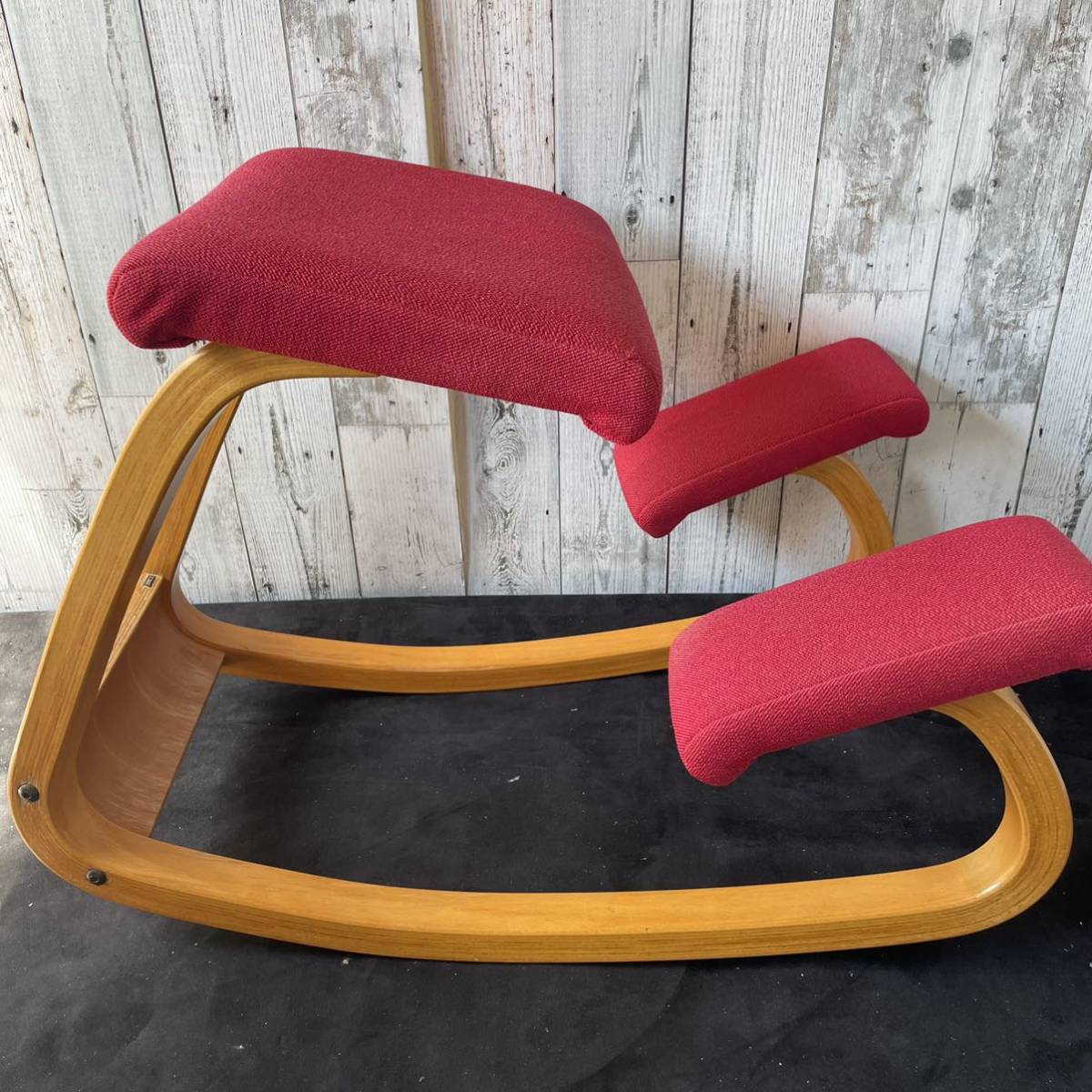 健康用品 良品✨STOKKE ストッケ VARIER MULTI バランスチェア レッド