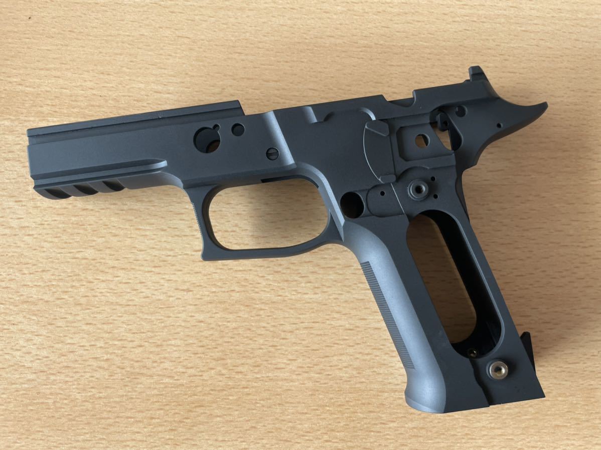 人気定番，人気 マルイ 純正加工 P226 ビーバーテイルフレーム TACOPS スプリガン P226E2(ガスガン)｜売買されたオークション情報、yahooの商品情報をアーカイブ公開 - オークファン ガスガン