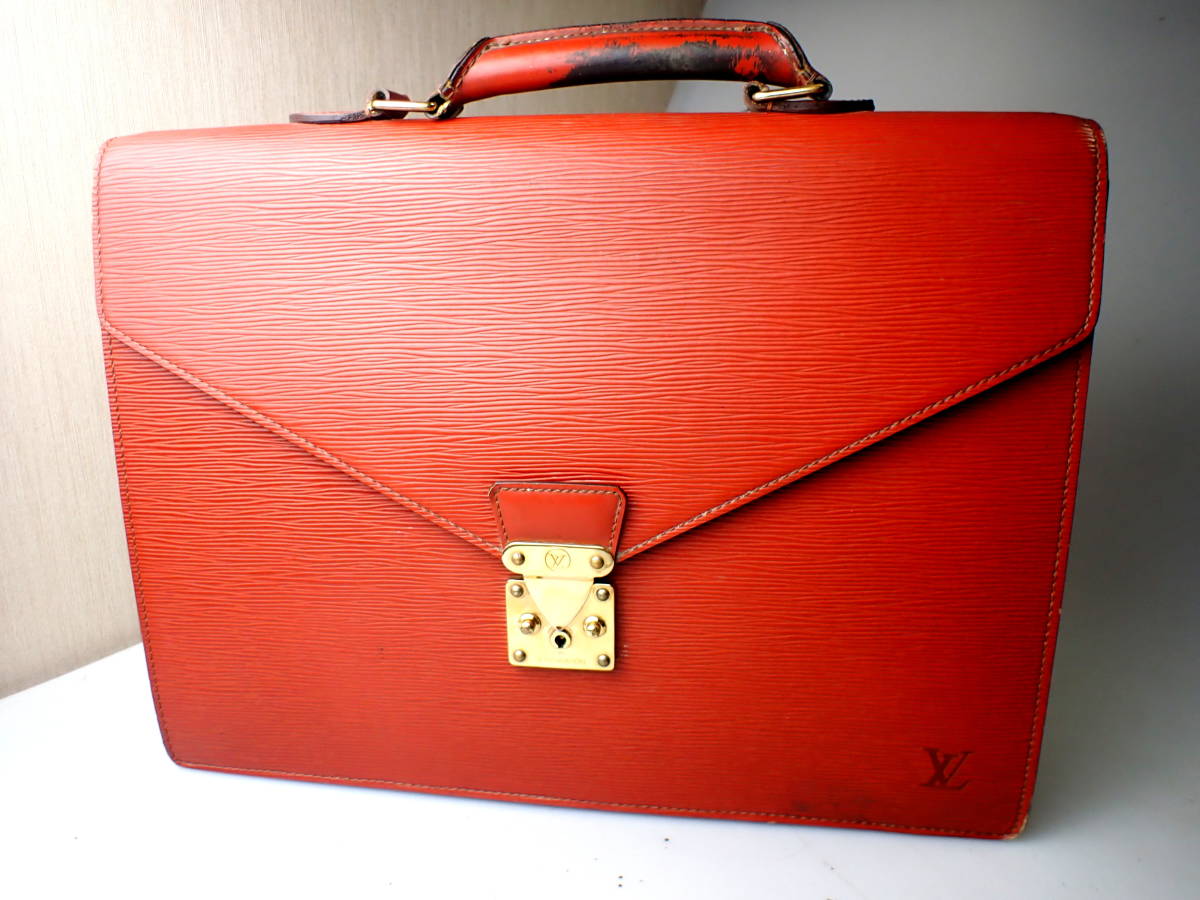 VUITTON LOUIS Hedy マルゼルブ エピライン 公式サイト ホームページ 