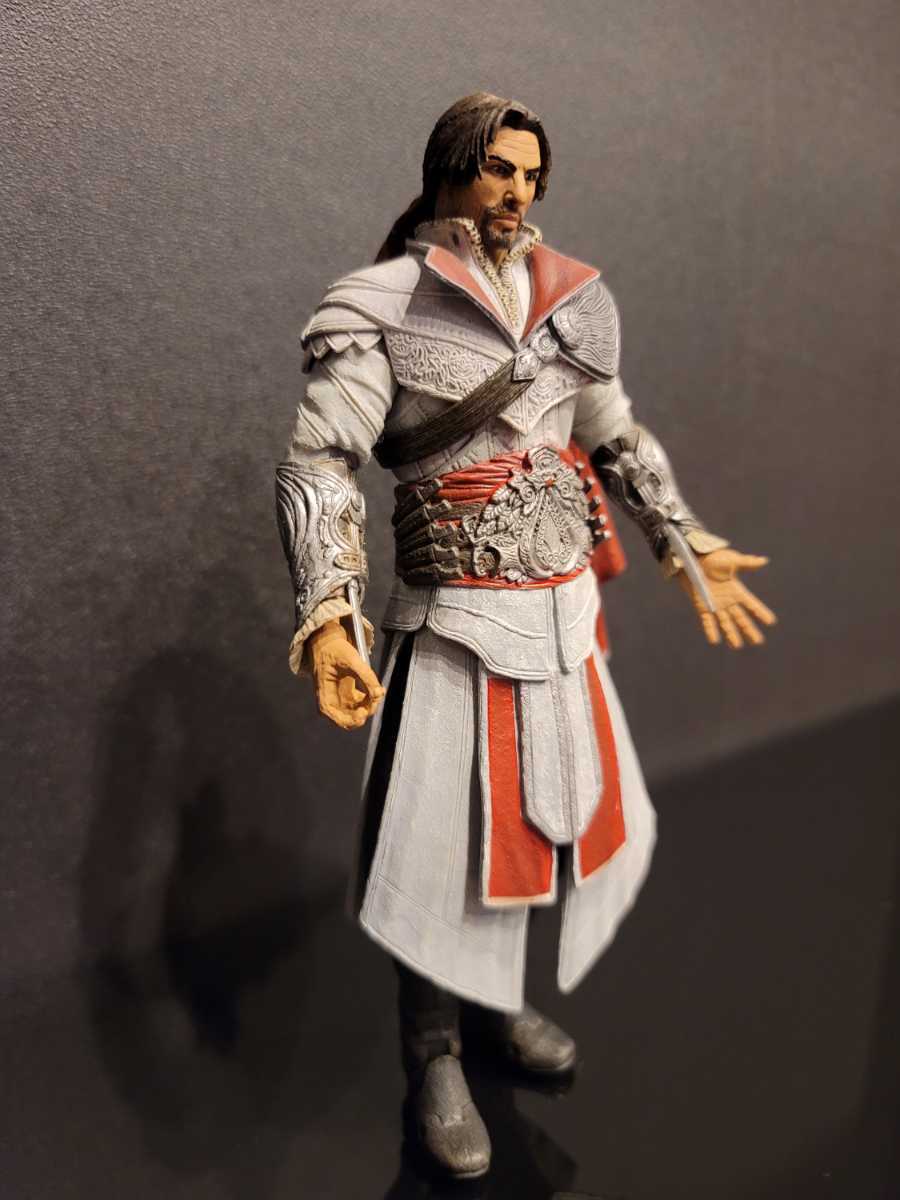 開封品 NECA エツィオ アウディトーレ 2体セット アサシンクリード