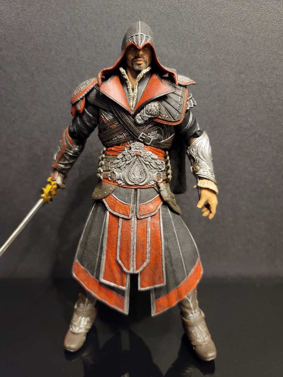開封品 NECA エツィオ アウディトーレ 2体セット アサシンクリード