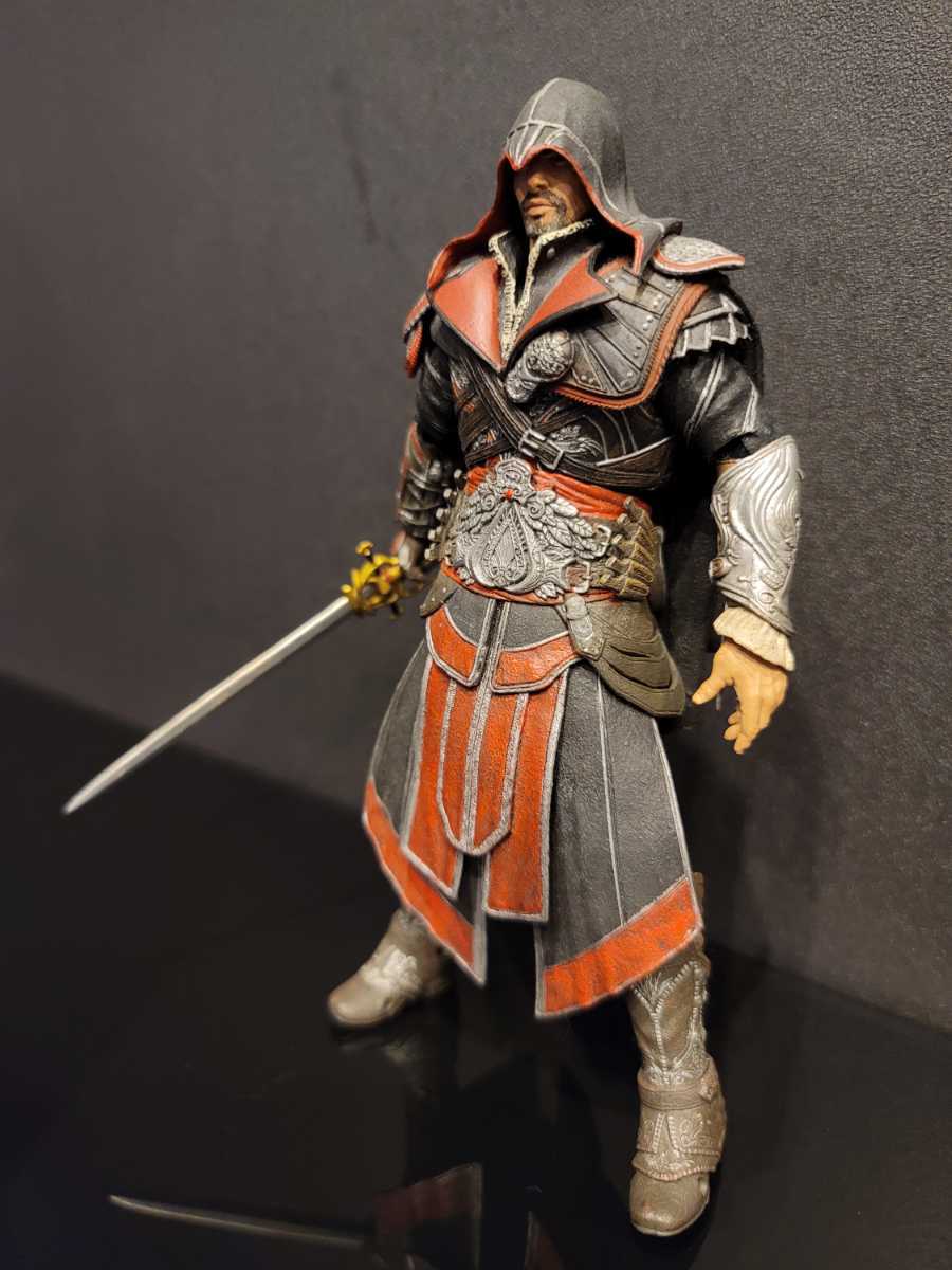 開封品 NECA エツィオ アウディトーレ 2体セット アサシンクリード