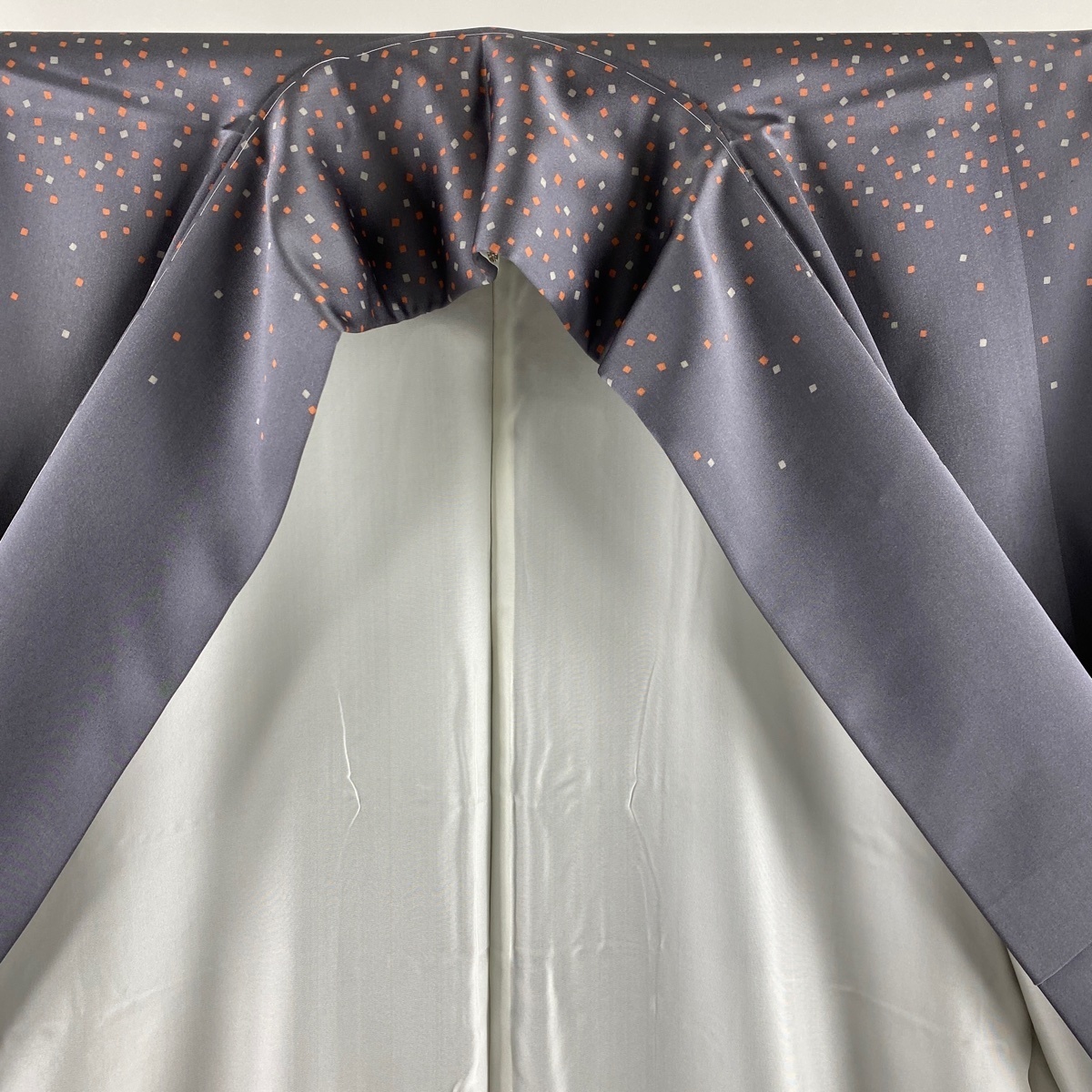 訪問着 美品 名品 独楽 幾何学 刺繍 金糸 灰色 袷 158.5cm 63.5cm S 正絹 【中古】 ☆☆☆☆ 袷 訪問着 M 裄丈65.5cm 袋帯セット 箔