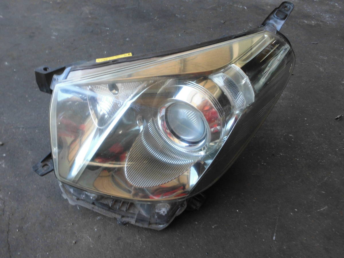 名車 トヨタ IQ 左ヘッドライトカバーケース バルブ・アンプなし 100G 