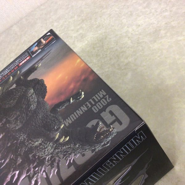 1円～ 未開封 S.H.MonsterArts ゴジラ 2000 ミレニアム
