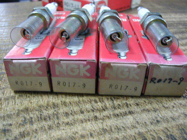 専用出品です。 45009☆ZX-4/ZXR400/イナズマ400/ZRX1100☆未使用・NGKレーシング