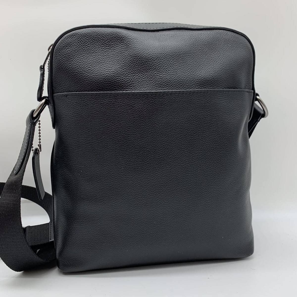 極美品COACH コーチ ショルダーバッグ シグネチャー チャーム 男女兼用