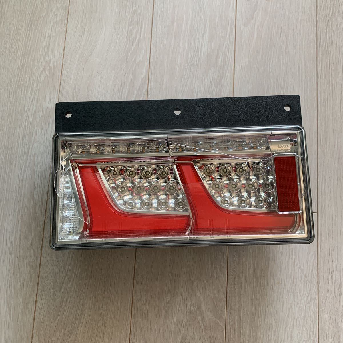 KOITO 小糸 純正 24V 2連 LED テールランプ テールライト トラック 220 