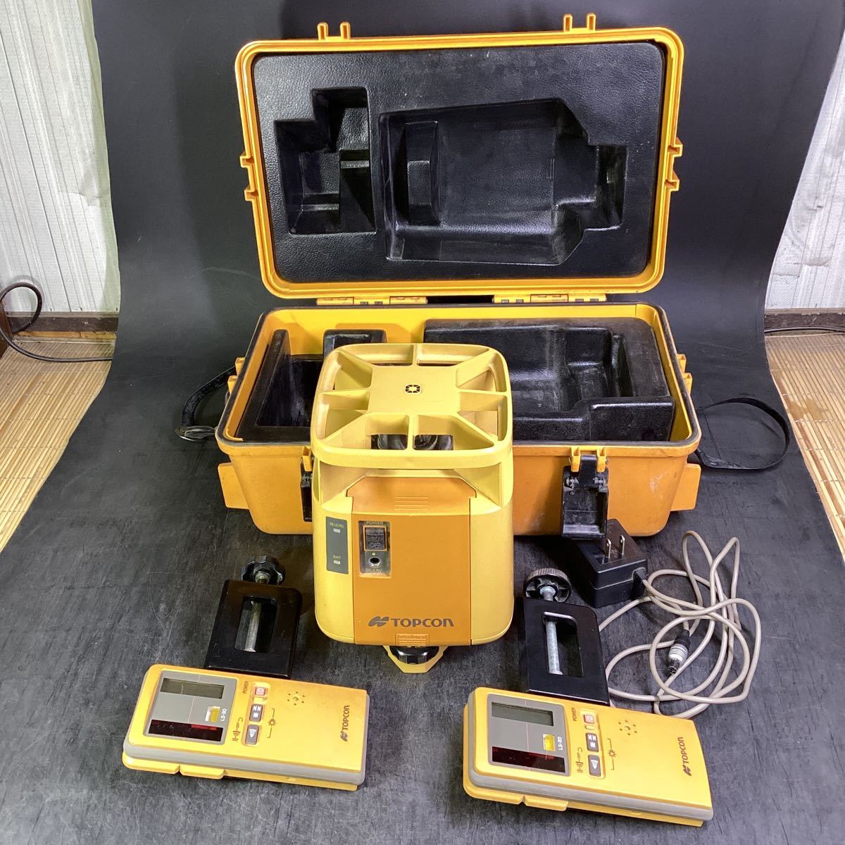 新品，人気セール TOPCON トプコン 電子レベルレーザーレベルRL-20 + 受光器 LS-30 2台 セット(測量、角度計)｜売買されたオークション情報、yahooの商品情報をアーカイブ公開 - オークファン 測量、角度計