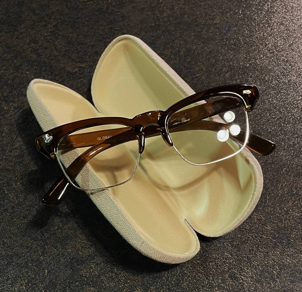 美品5枚丁番70sビンテージGLOBALブロー型セル茶メタル銀色コンビ