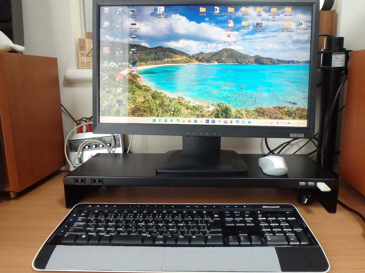 【Microsoft Wireless Keyboard 3000 V2.0】＋【サンワサプライ MR-LC202BK　電源タップ＆USBポート付き机上ラック　W600×D200】_10