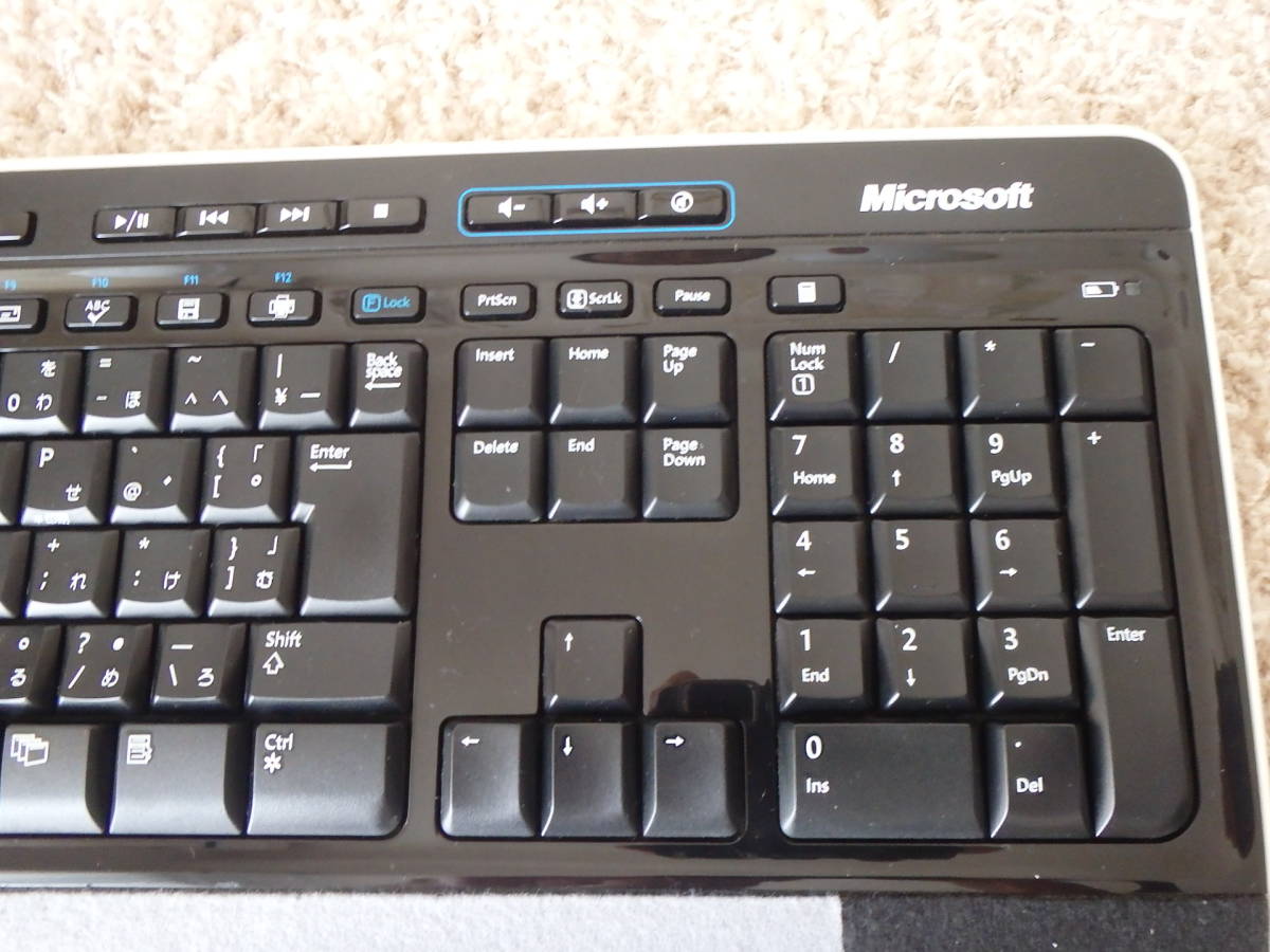 【Microsoft Wireless Keyboard 3000 V2.0】＋【サンワサプライ MR-LC202BK　電源タップ＆USBポート付き机上ラック　W600×D200】_4