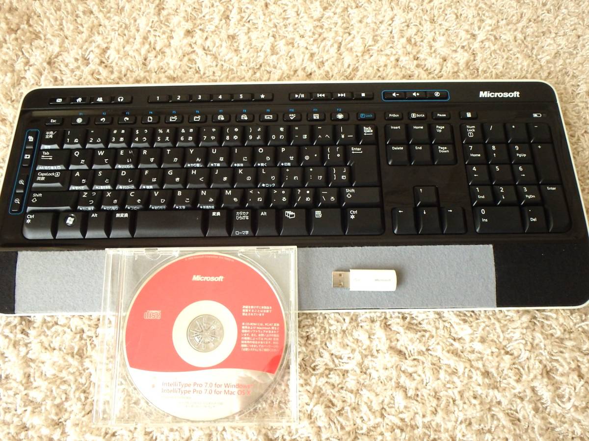 【Microsoft Wireless Keyboard 3000 V2.0】＋【サンワサプライ MR-LC202BK　電源タップ＆USBポート付き机上ラック　W600×D200】_5